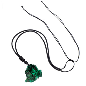 Malachit náhrdelník v boho stylu – kámen proměny, hojnosti a lásky, kámen 3 cm, 1 kus