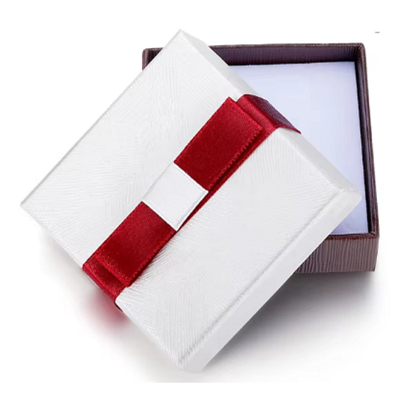 Darčeková krabička s hubkou na šperky s mašľou bielo-červená 6 x 6 x 2,4 cm 1 kus