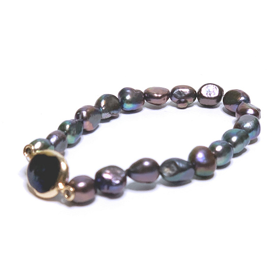Perla čierna s ozdobou náramok elastický prírodný, 7 - 8 mm / 16 - 17 cm, symbol ženskosti, prináša obdiv
