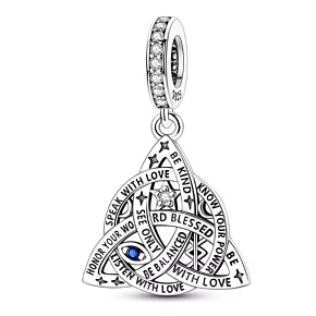 Charm Trojitý uzol – Láska, láskavosť a vnútorná sila | Prívesok na náramok, symbol Charm Trojitý uzol – Láska, láskavosť a vnútorná sila | Prívesok na náramok, symbol