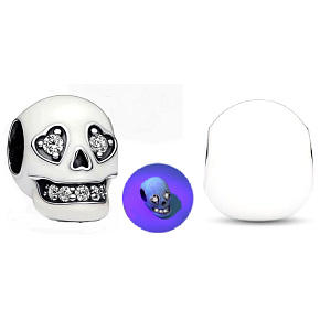 Charm Třpytivá lebka, zářící ve tmě modře, luminozní korálek na náramek Halloween