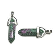 Anyolit / Rubín v zoisite kyvadlo šesťuholník prívesok prírodný kameň 41 x 13 mm, uľaví v čase smútku