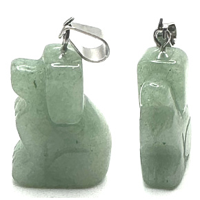 Chalcedón zelený prívesok Pes prírodný kameň, ručne brúsená figúrka 1,8 x 2,5 x 8 mm, kameň lásky, radosti