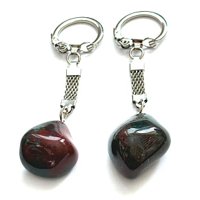 Krvavý kameň Troml prívesok prírodný kameň, cca 10 cm