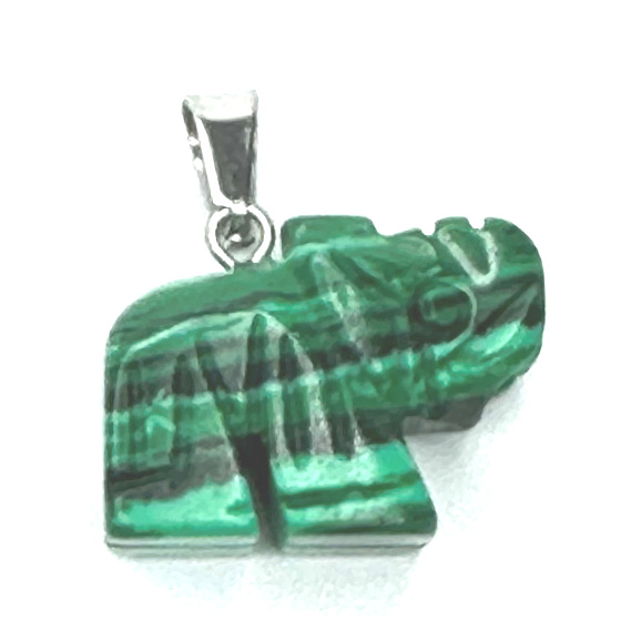 Malachit Slon prívesok prírodný kameň, ručne brúsená figúrka 1,8 x 2,5 x 8 mm, kameň želania